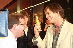 Bruce Almighty - German premiere
Jim Carrey at the german premiere of "Bruce Almighty" in M�nchen in Math�ser Filmpalast
Keywords: Bruce Almighty Premiere Germany