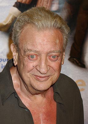 Eternal Sunshine - World Premiere
Rodney Dangerfield at the "Eternal Sunshine of the Spotless Mind" world premiere
Keywords: Rodney Dangerfield Eternal Sunshine of the Spotless Mind Red Carpet Premiere
